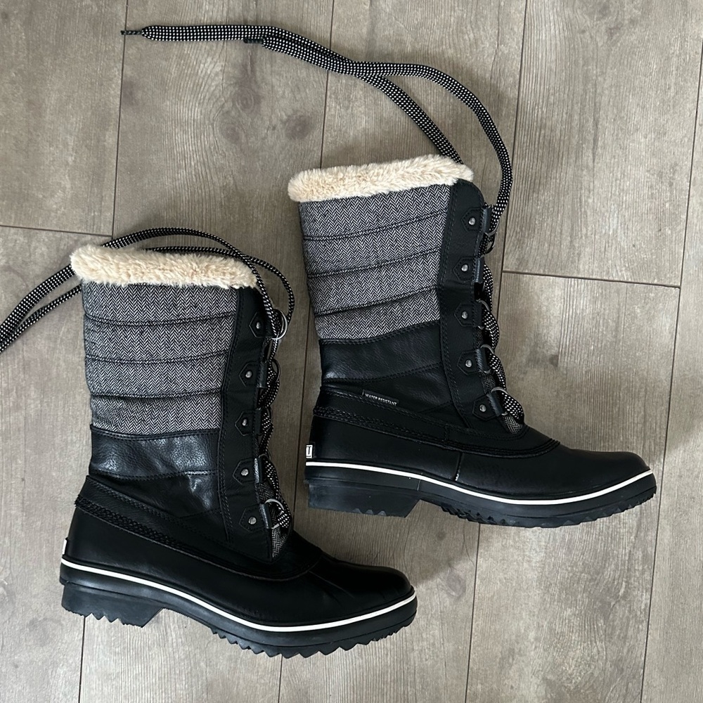 JBU Women's Siberia Waterproof Lace-Up Quilted Cold-Weather Boots Size 8M